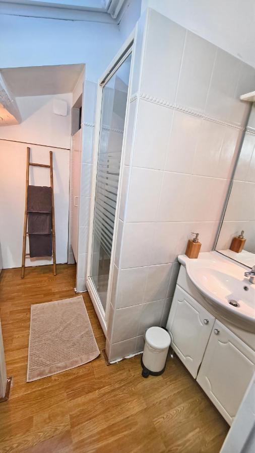 Sous Les Toits D'Avignon Apartment Exterior photo